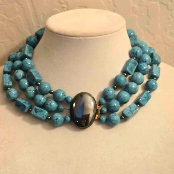 Faux Turquoise 3 Strand Choker Style Necklace - Picture 3 of 13